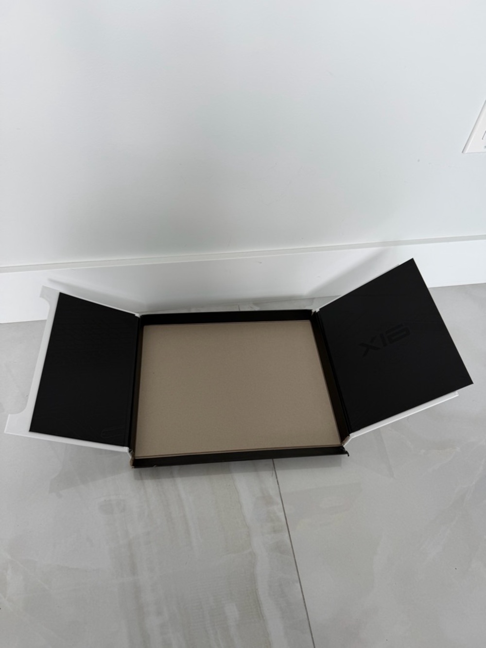 Alienware X16 R2 Empty Gaming Laptop Box - Picture 4 of 12